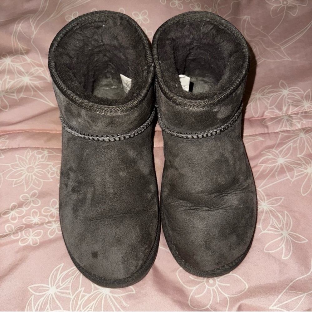 The EMU Australia Stinger Micro Women's Size 6 Suede Sheepskin Gray Boot - Picture 2 of 8